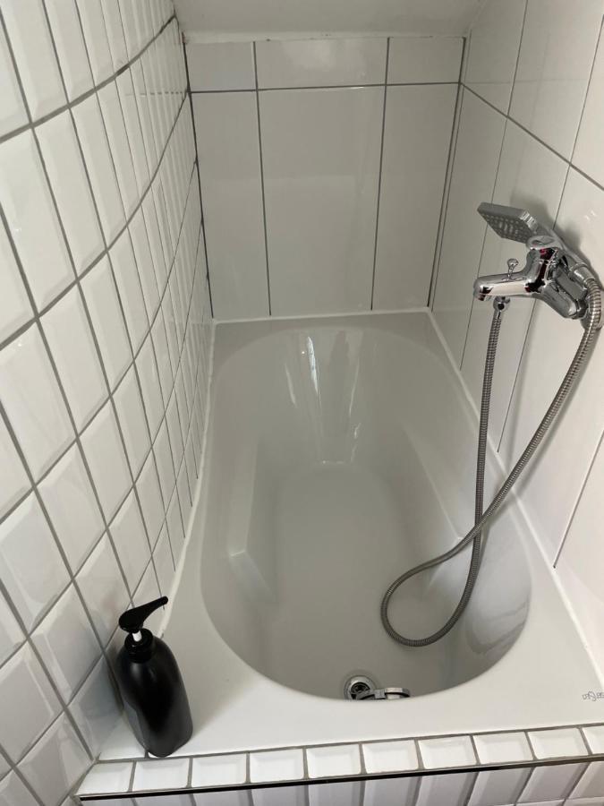 Simple Room In Luxembourg City Luaran gambar