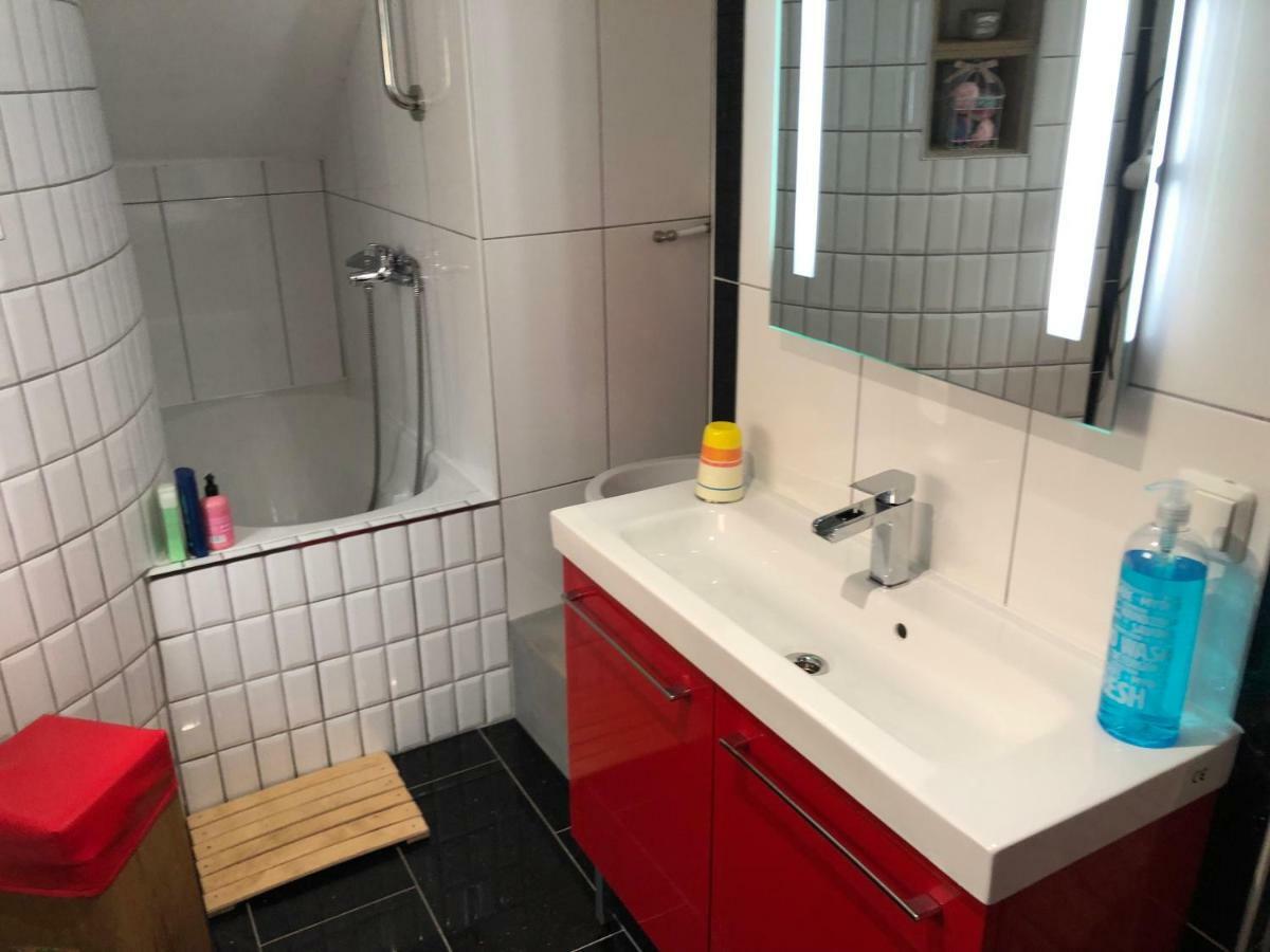Simple Room In Luxembourg City Luaran gambar